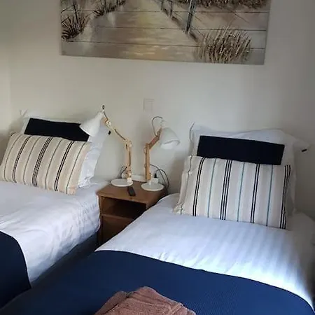 Waterhill's Bed & Wellness 아파트 Dinteloord