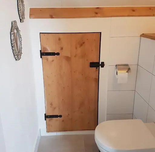 Waterhill's Bed & Wellness 公寓 Dinteloord